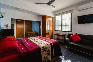 Alquiler Vacacional - New!  Studio w/balcony, WiFi+, wine cooler & more!