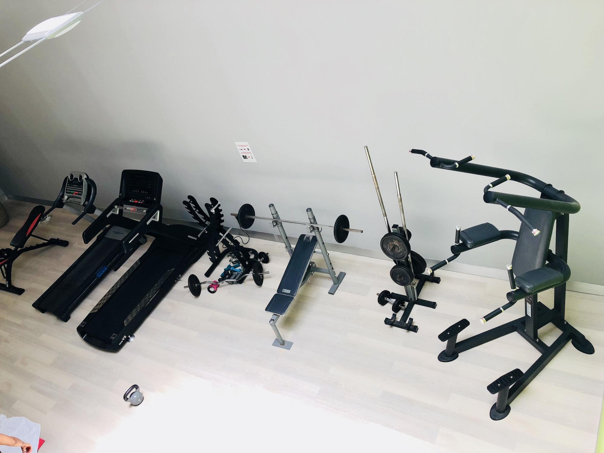 Gimnasio Regency Torviscas Apartments Suites