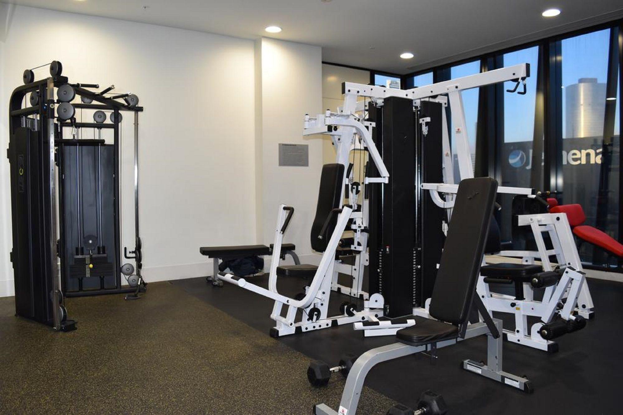 Gimnasio Melbourne SkyHigh Apartments