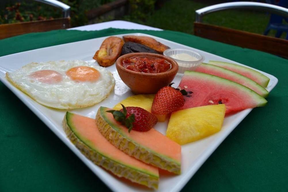 Hotel Hostel y Restaurante Casa Jacaranda