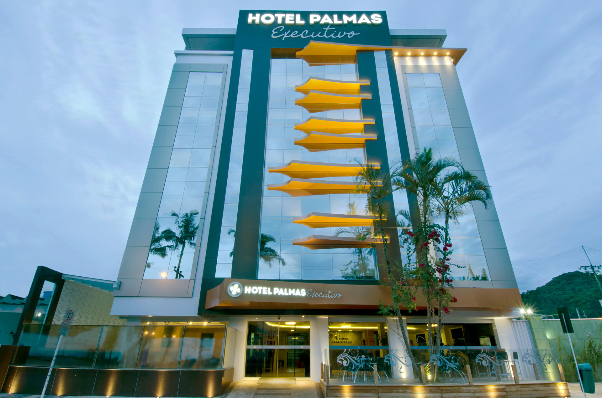 Variados (as) Hotel Palmas Executivo