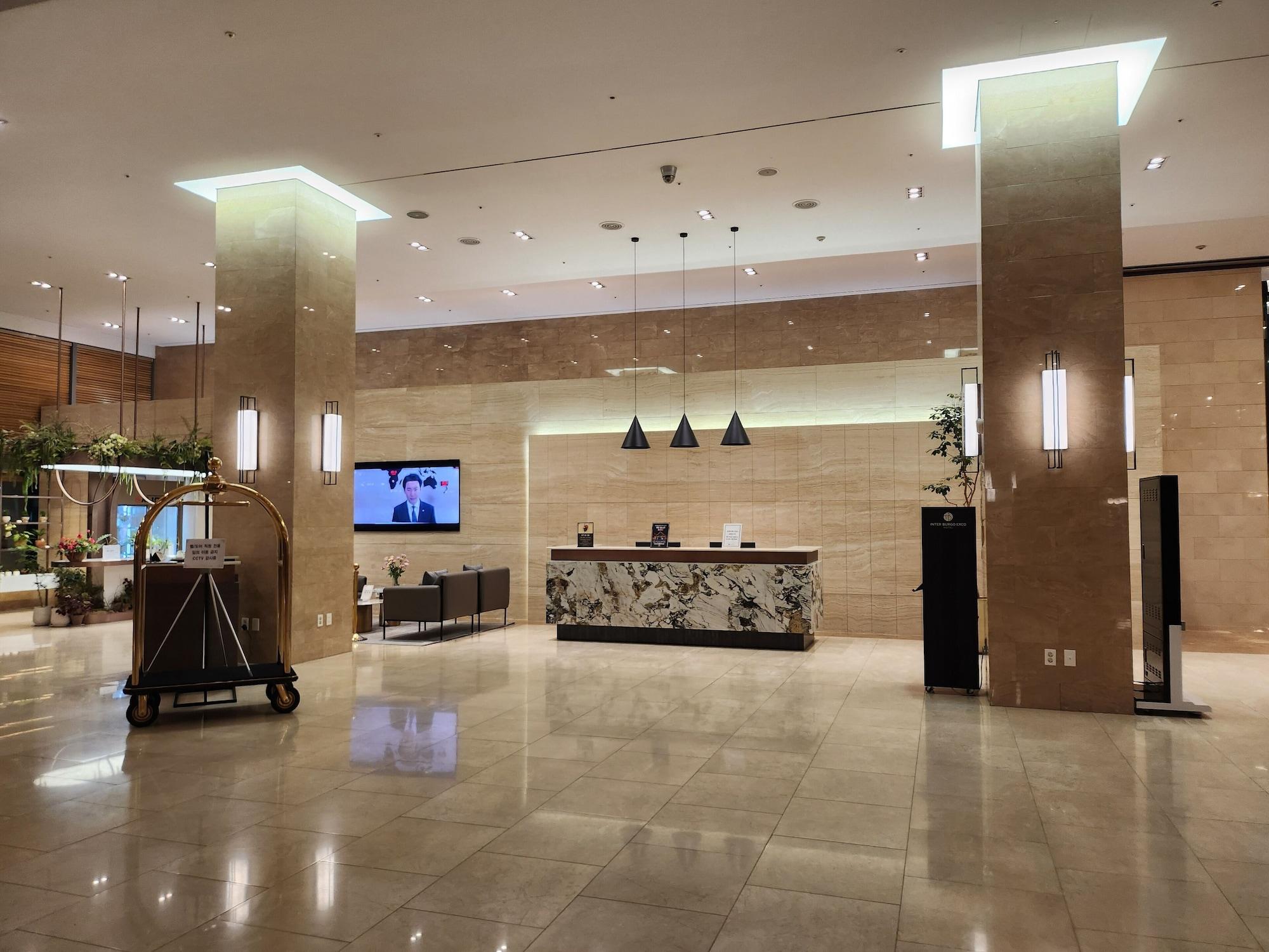 Vista Lobby Inter Burgo Exco Hotel