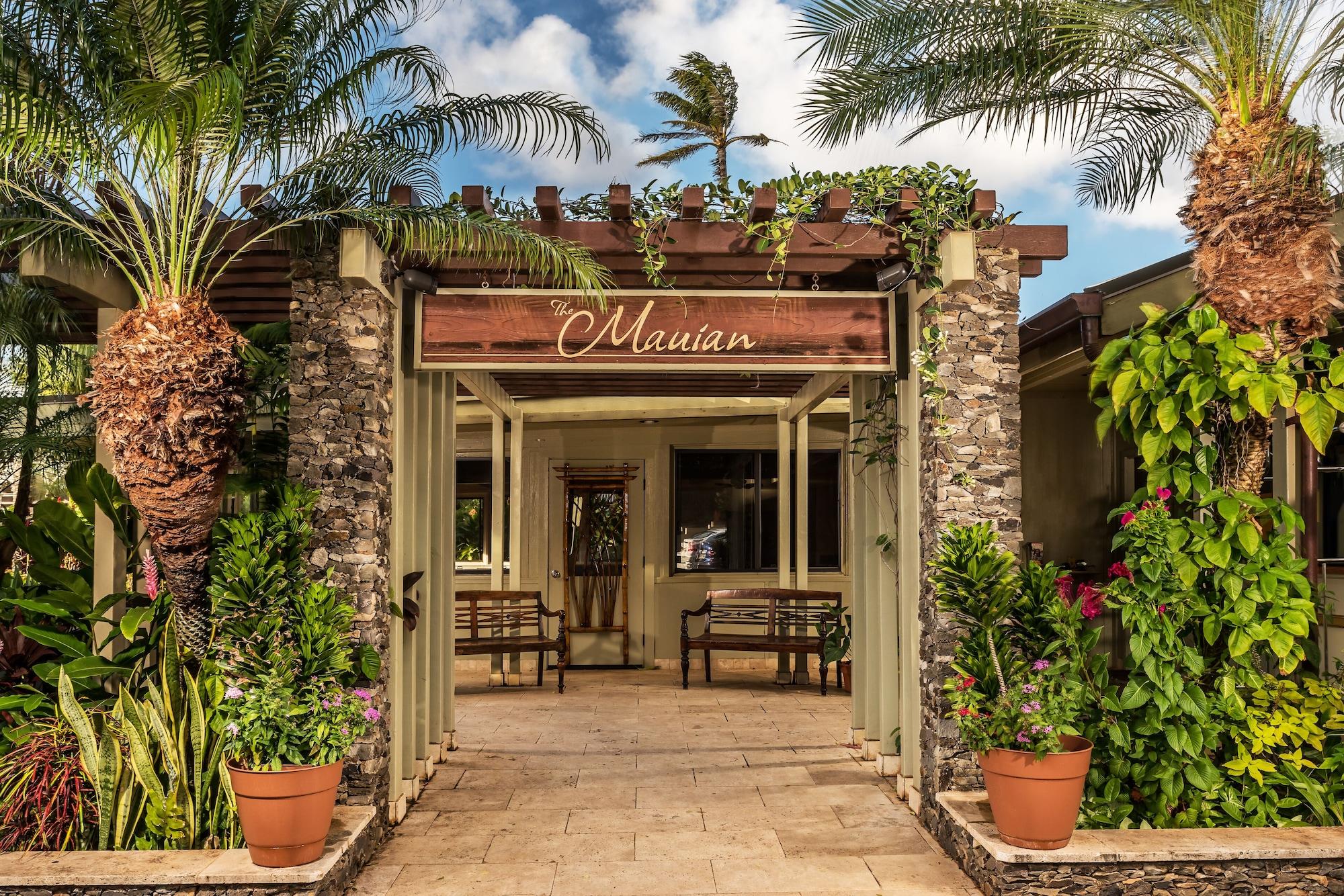 Vista Lobby The Mauian - Boutique Beach Studios on Napili Bay