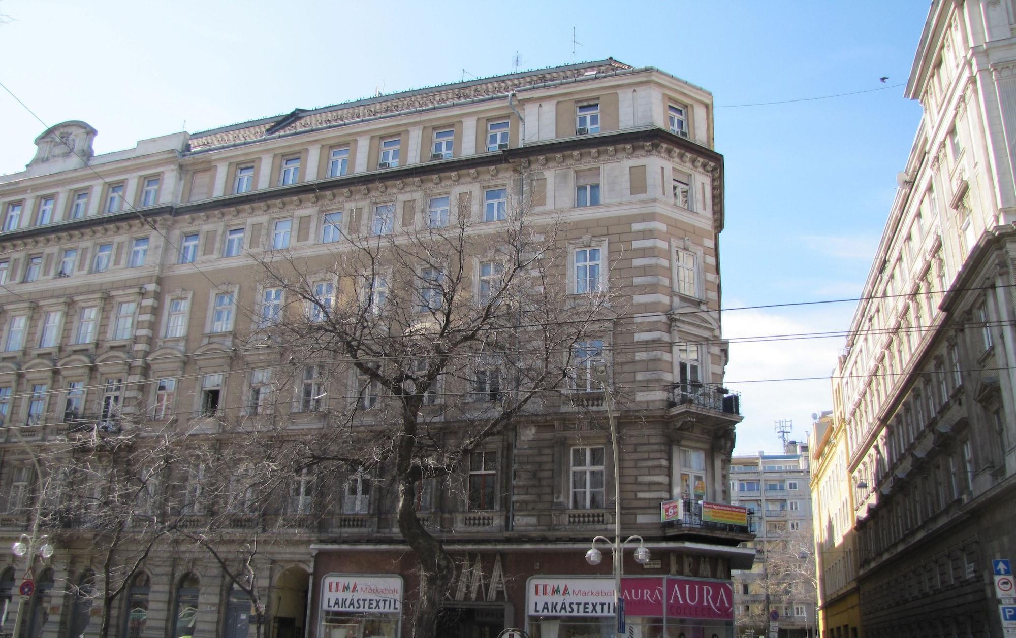 Vista Exterior Friends Hostel and Apartments Budapest