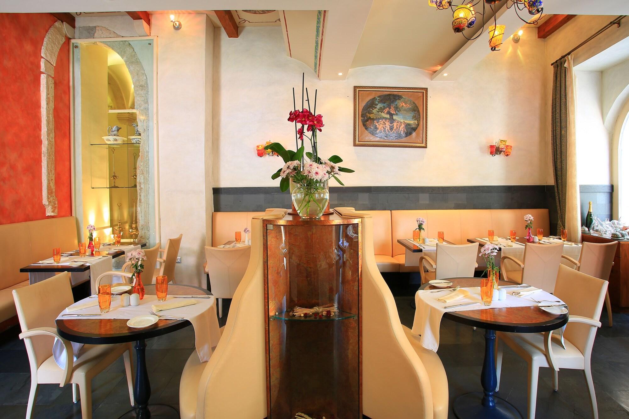 Restaurant The Pucic Palace
