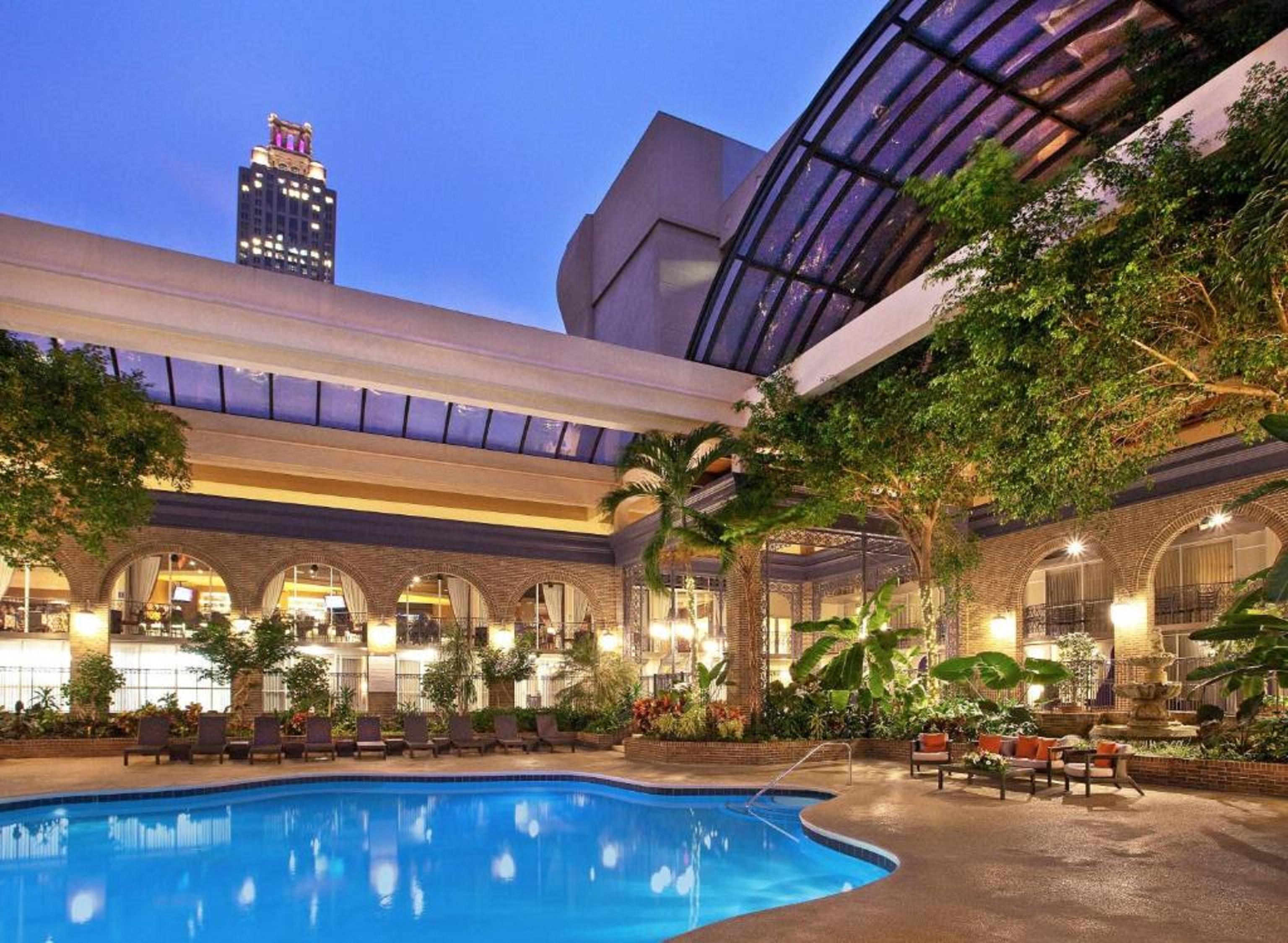 Vista Piscina Courtland Grand Hotel, Trademark Collection by Wyndham
