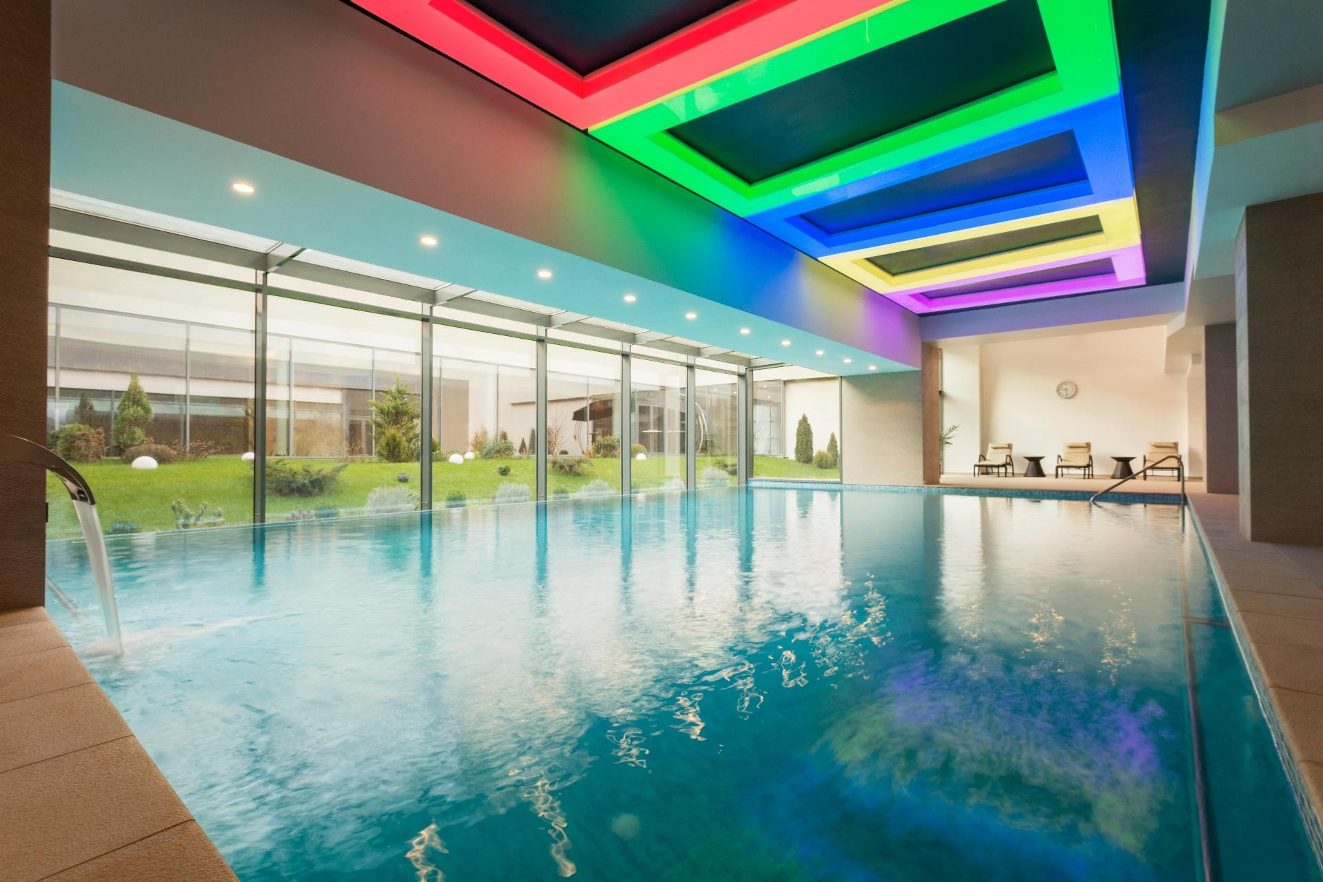 Vista Exterior Ramada Plaza by Wyndham Craiova