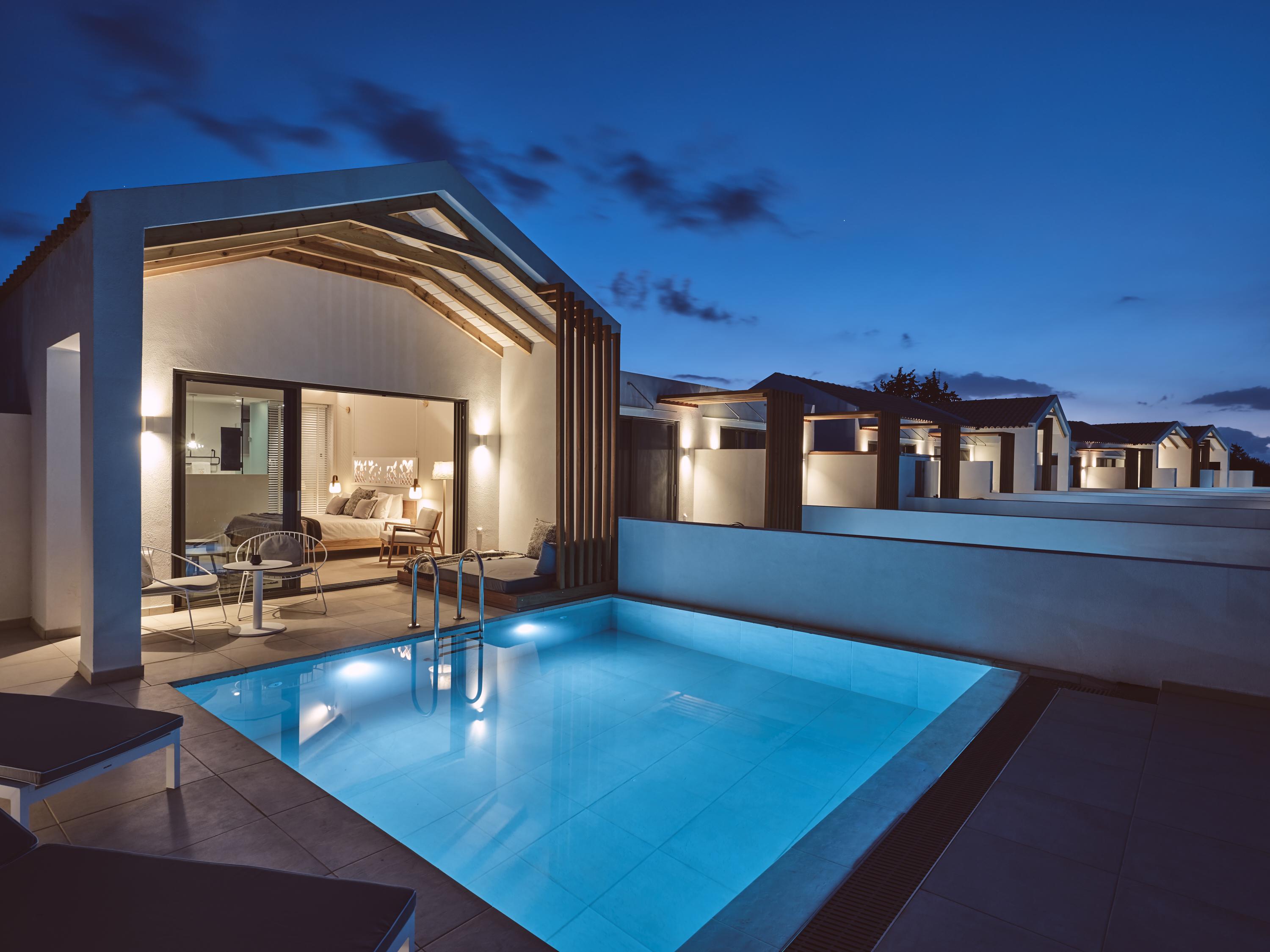 Vista Exterior St. John Suites
