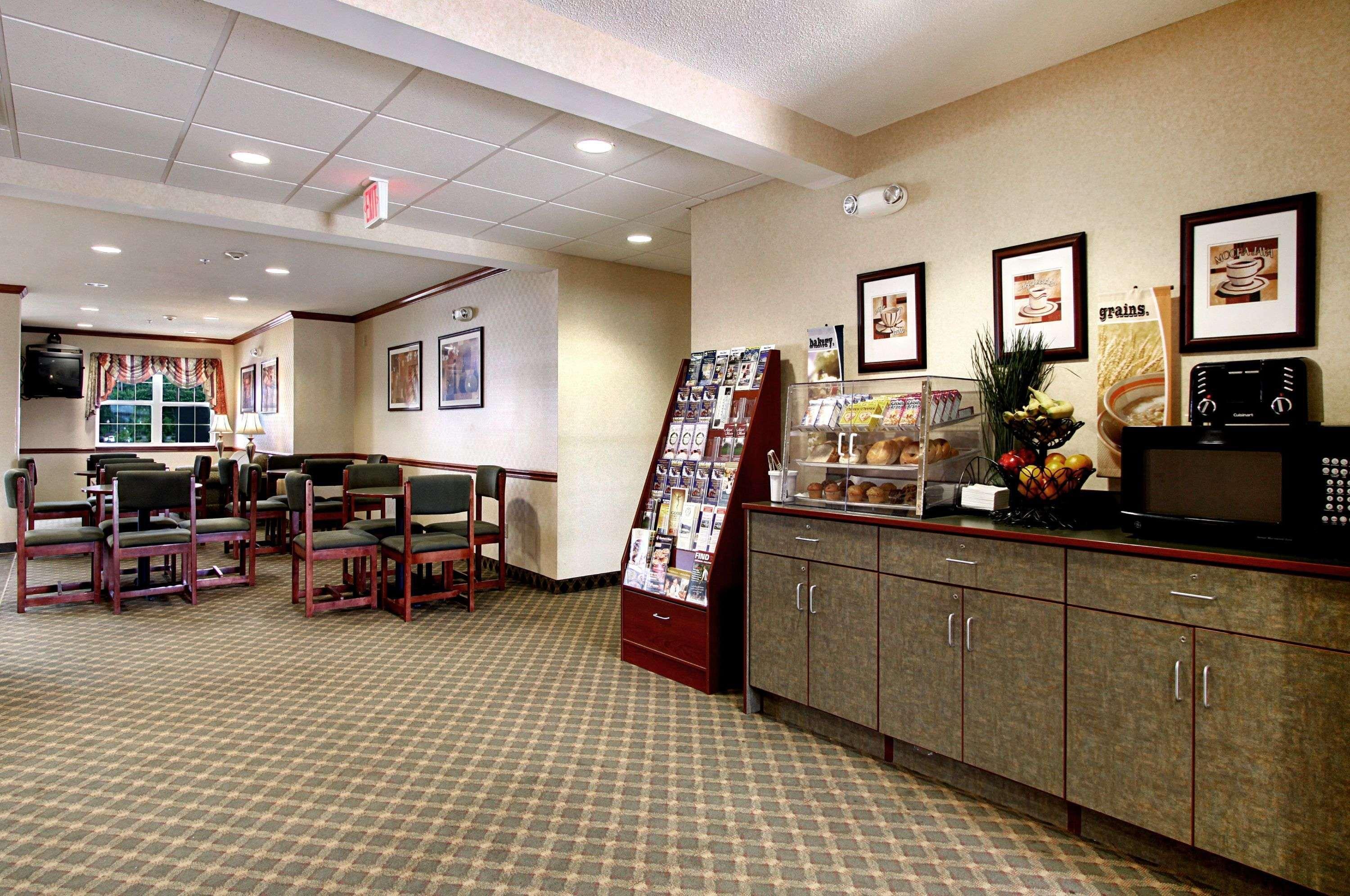 Vista Exterior Microtel Inn & Suites by Wyndham Bridgeport