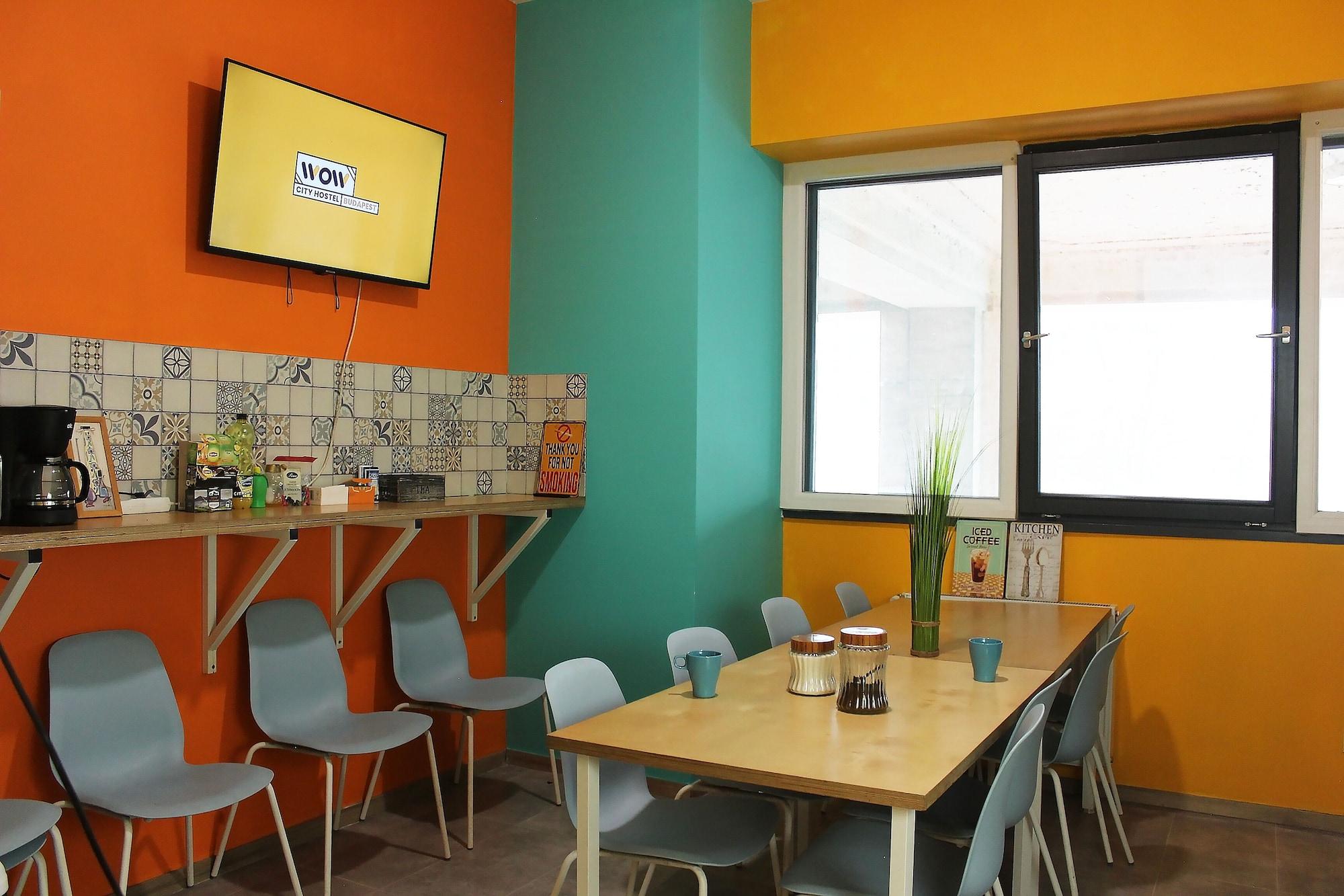 Restaurant WOW City Hostel