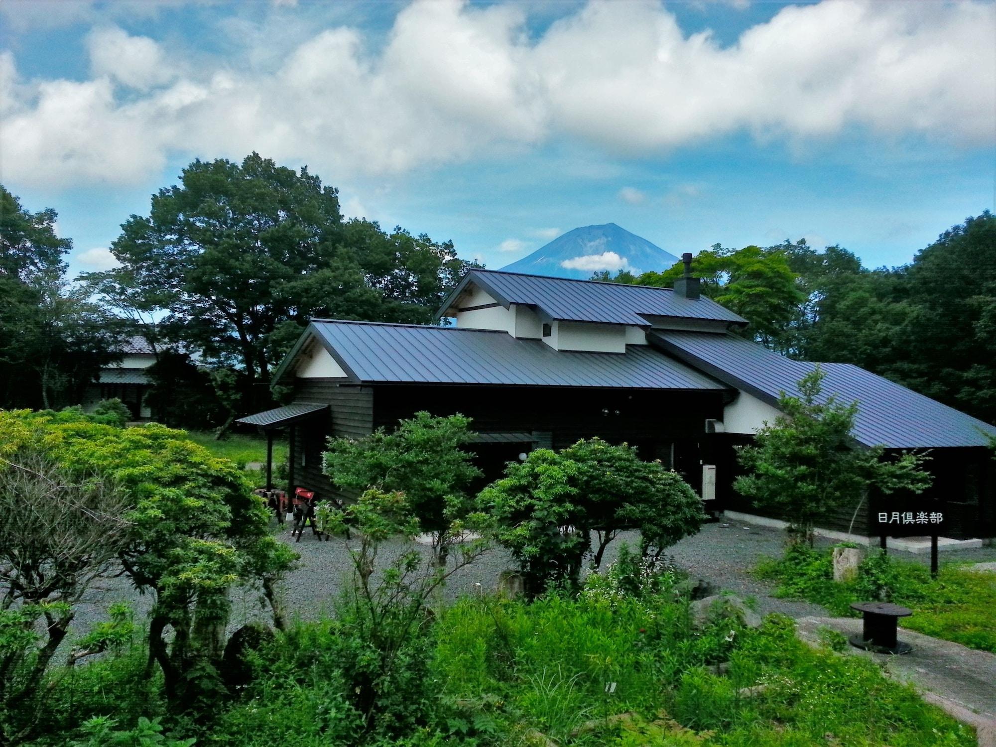 Vista Exterior Sun & Moon Club