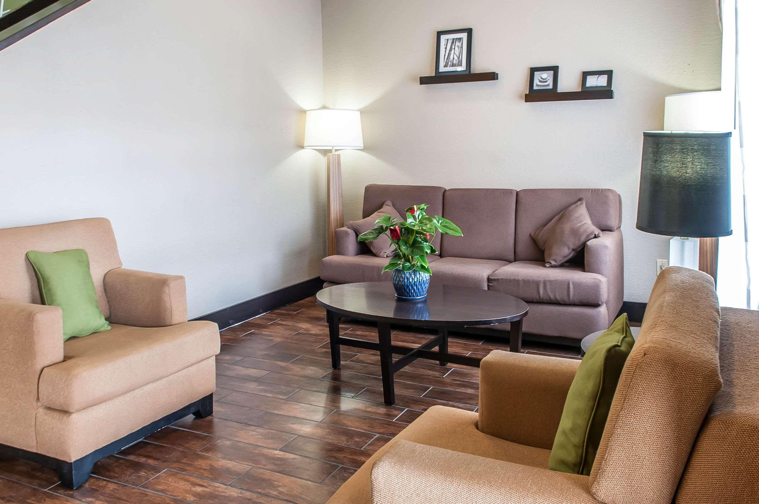 Vista Lobby Sleep Inn Airport