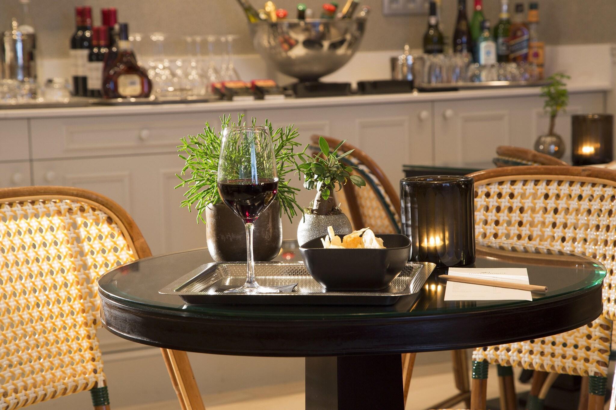 Bar/Salón Hotel Monge