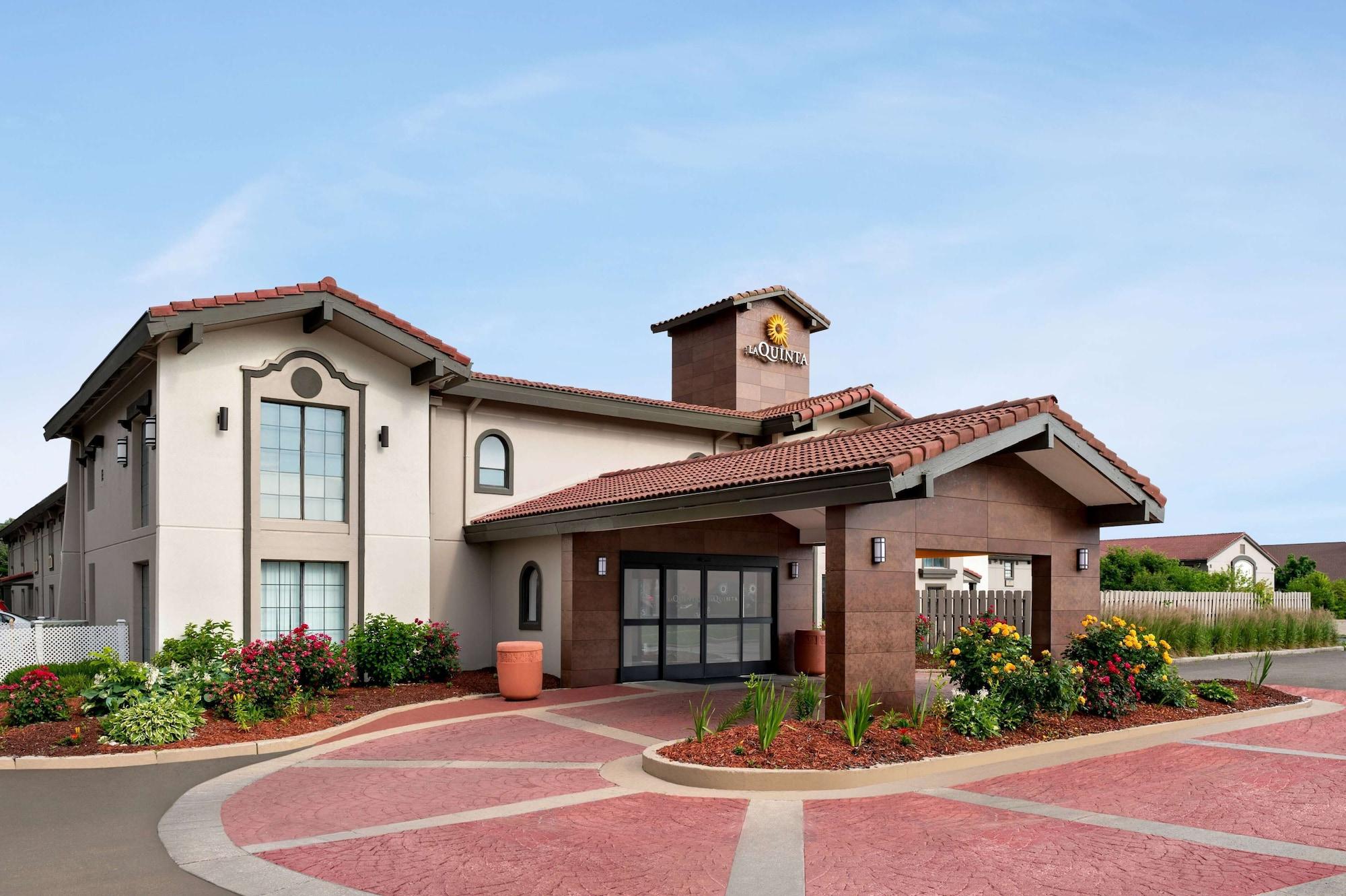 Vista Exterior La Quinta Inn by Wyndham Columbus Airport Area