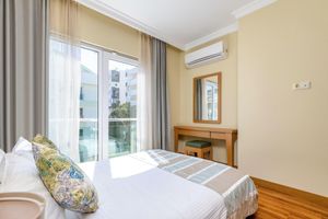 Alquiler Vacacional - The Suites Antalya, located in the central Konyaaltı region,
