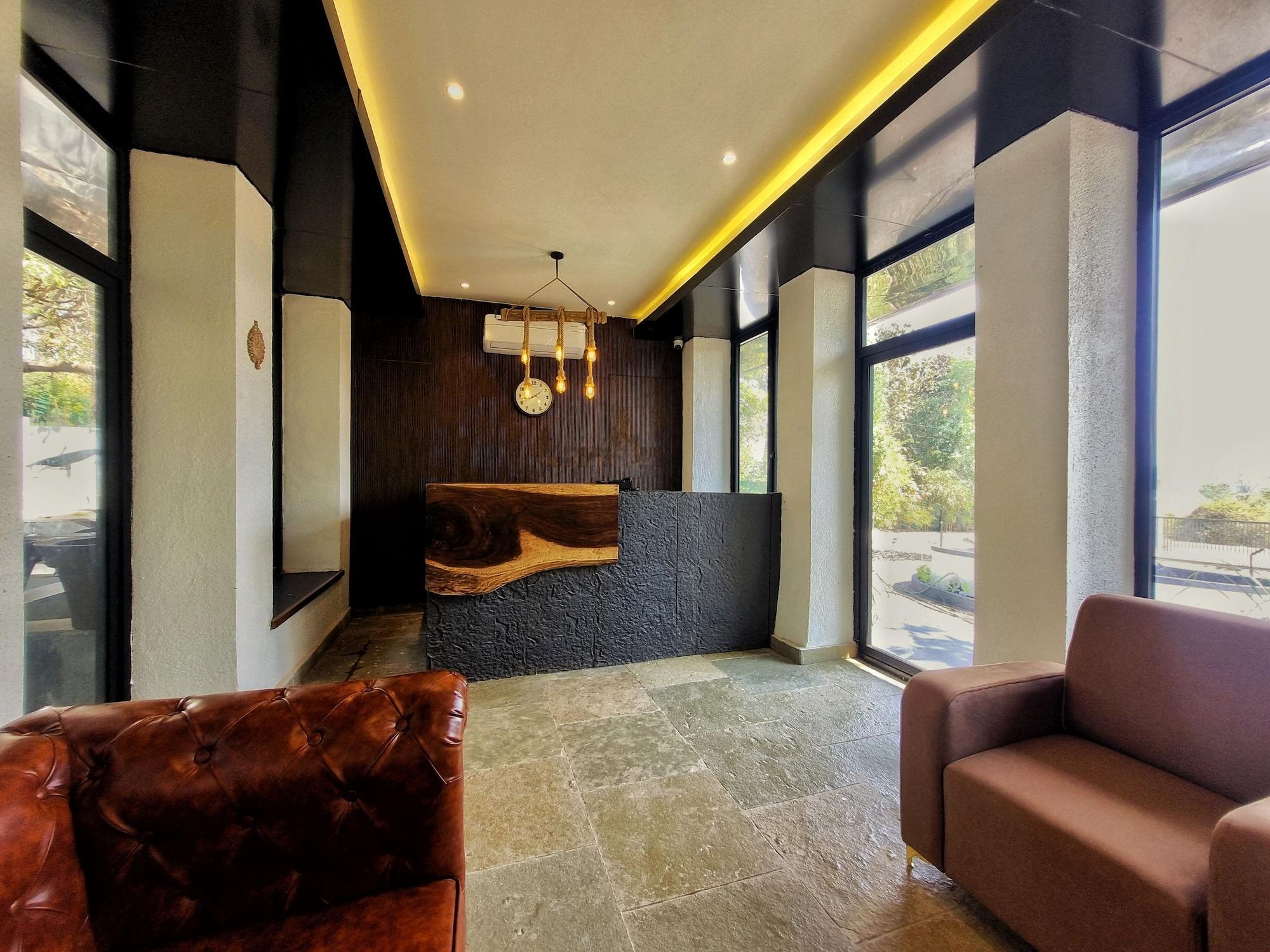 Vista Lobby Birds Nest Resort - Thane