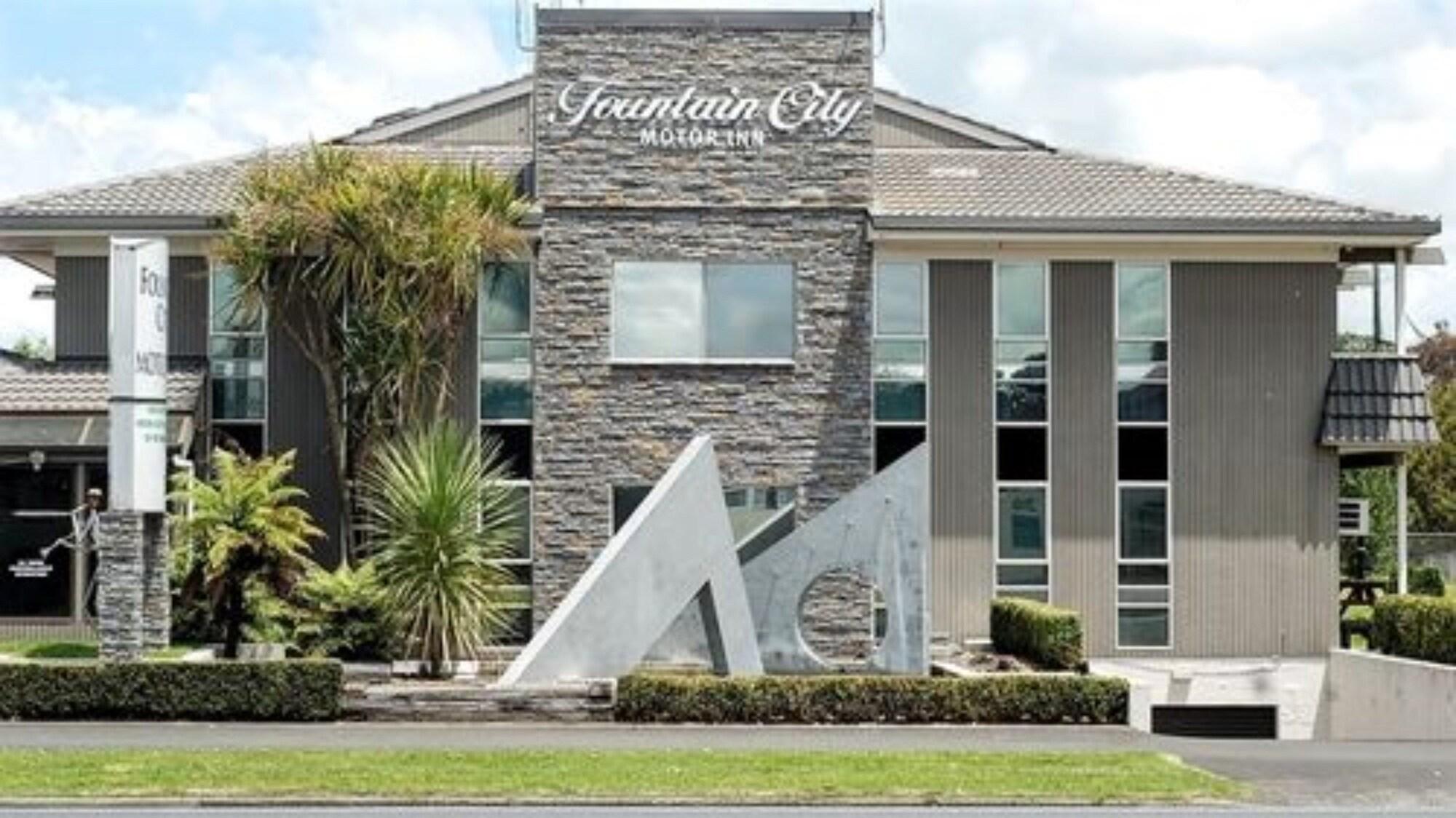 Varios Fountain City Motor Inn
