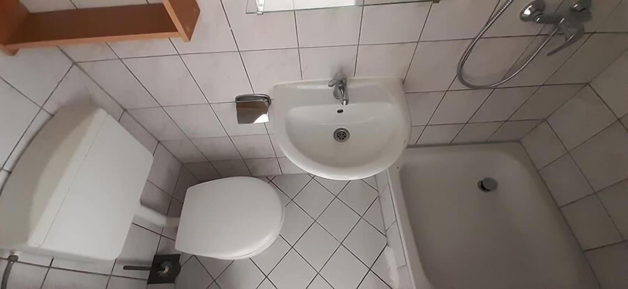 Equipamiento de Habitación 2-Rent Group Hostel Apartments EVE74