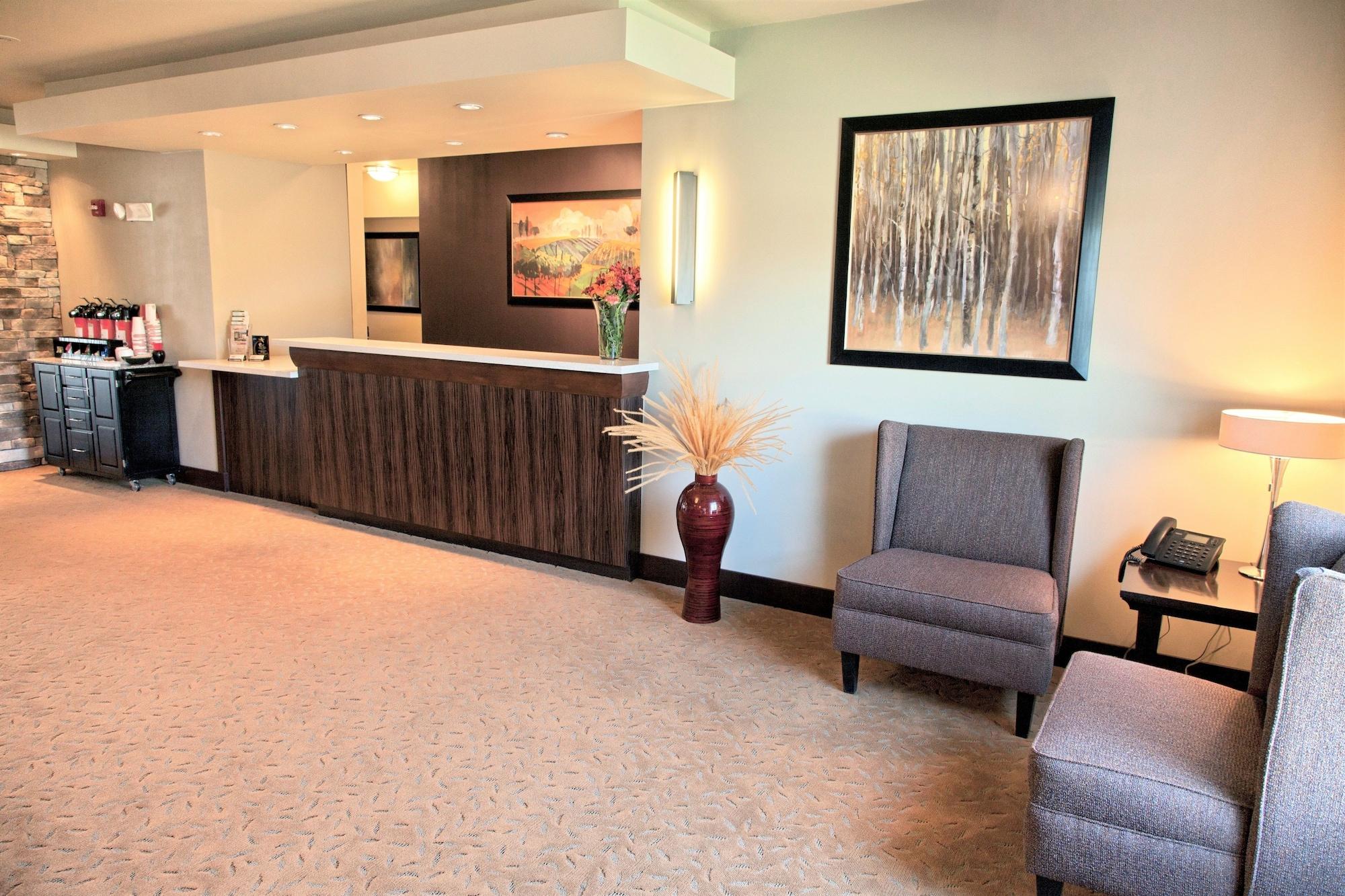 Vista Lobby Ledgestone Hotel