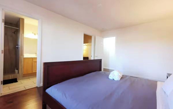 2400 - 3B2B Gated House near Zoo Coliseum FWY BART