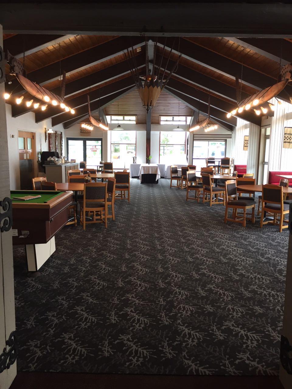 Restaurant Four Canoes Hotel