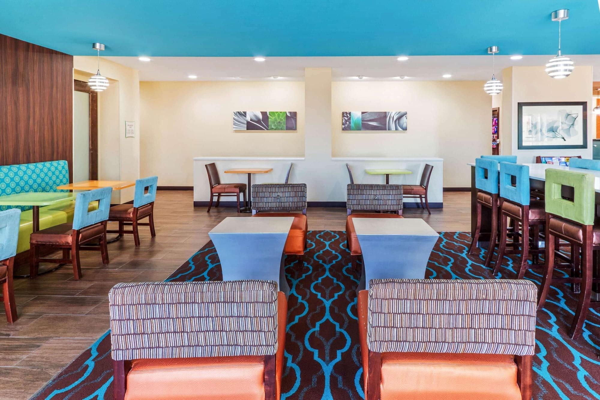Restaurant La Quinta Inn & Suites by Wyndham Artesia