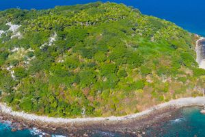 Actividad - Excursión a Compostela + Snorkel en la isla del Coral