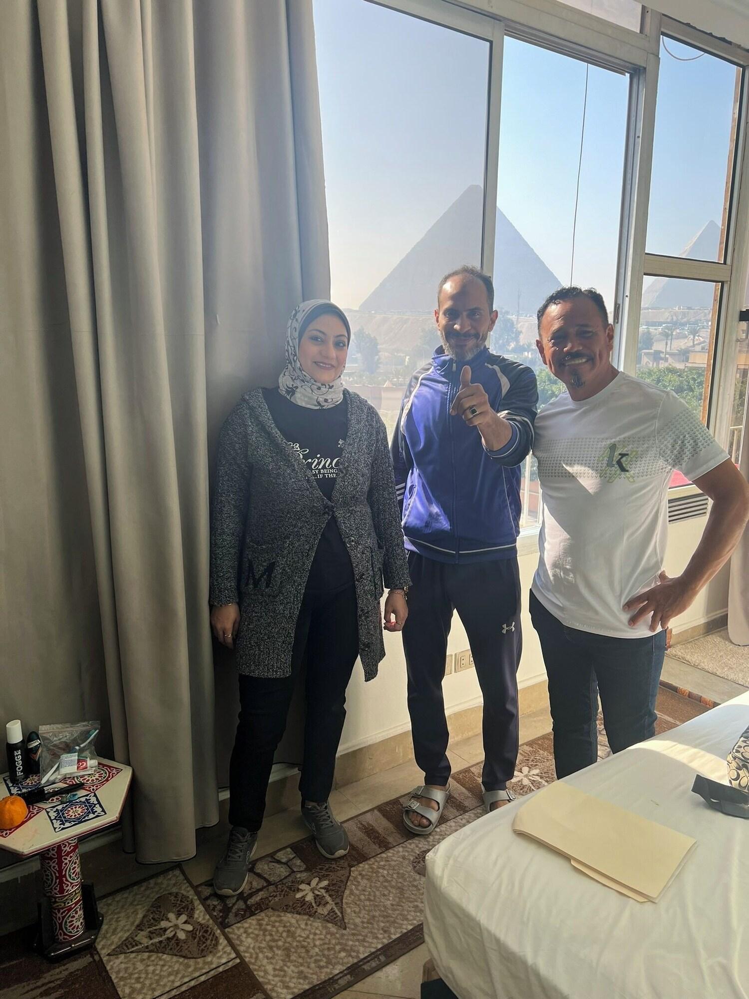 Equipamiento de Habitación A pyramids view