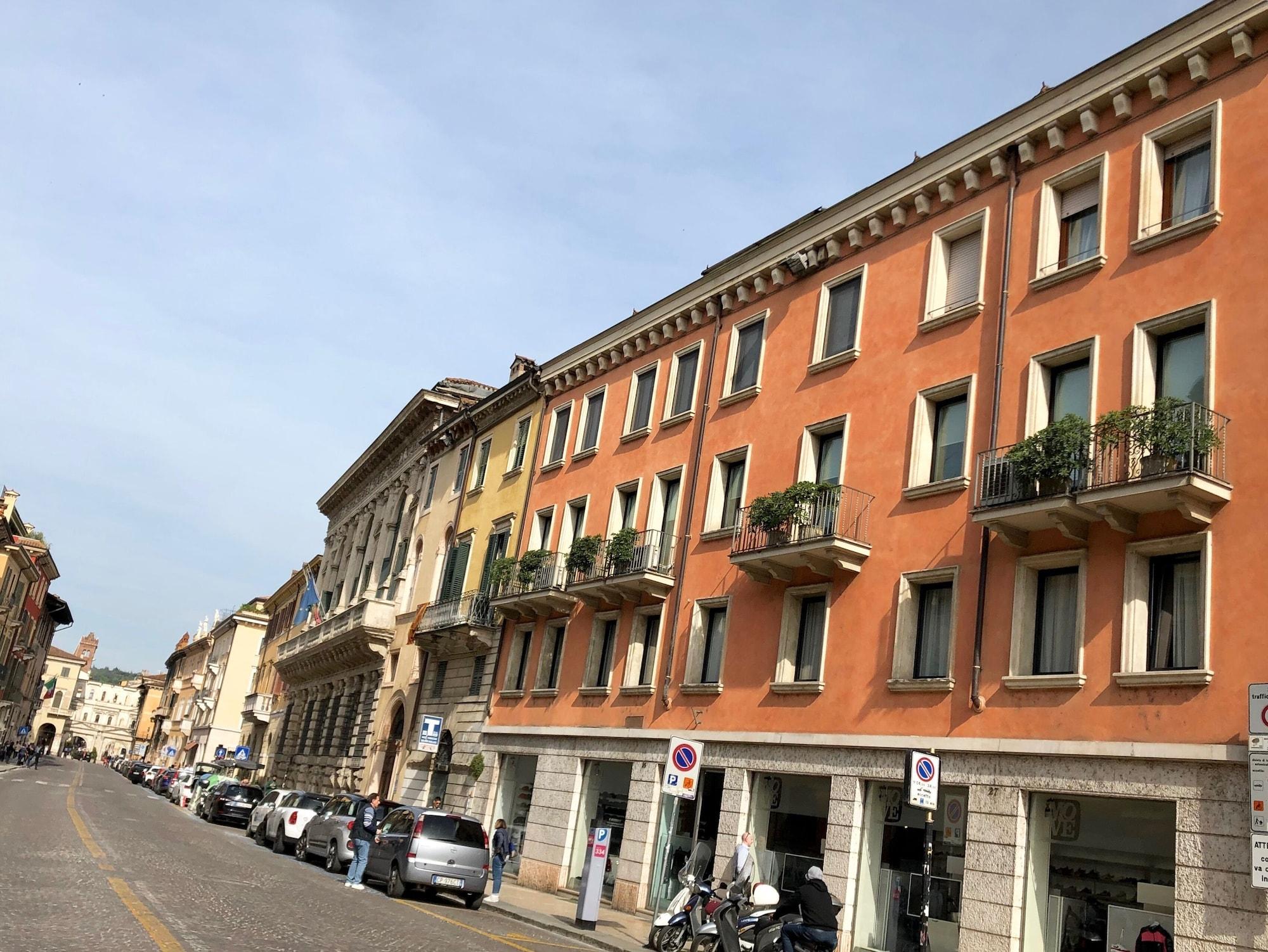 Varios Verona Romana Apartments