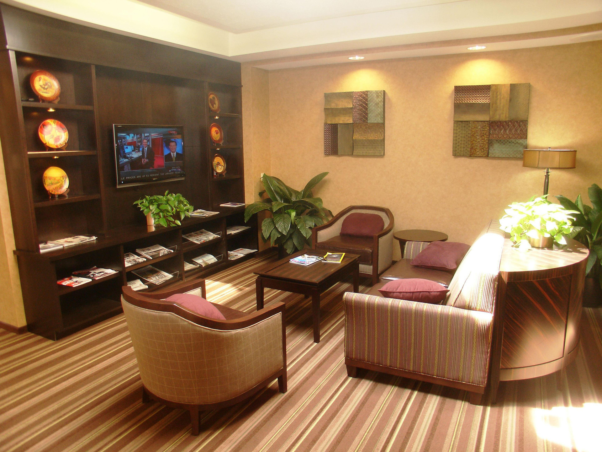 Vista Lobby Armoni Inn & Suites