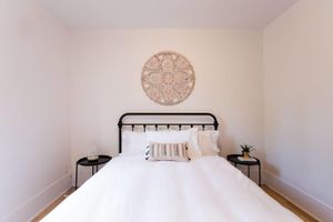 Arriendo temporal - Stylish & Unique 3 Bdr Flat With Parking!