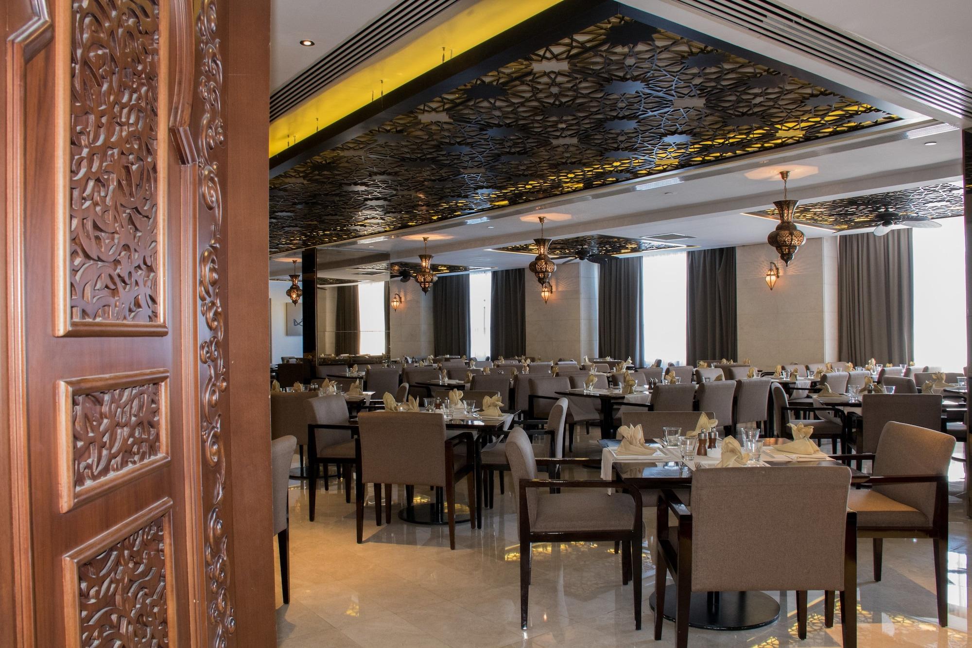 Restaurant Crowne Plaza Abu Dhabi Yas Island by IHG