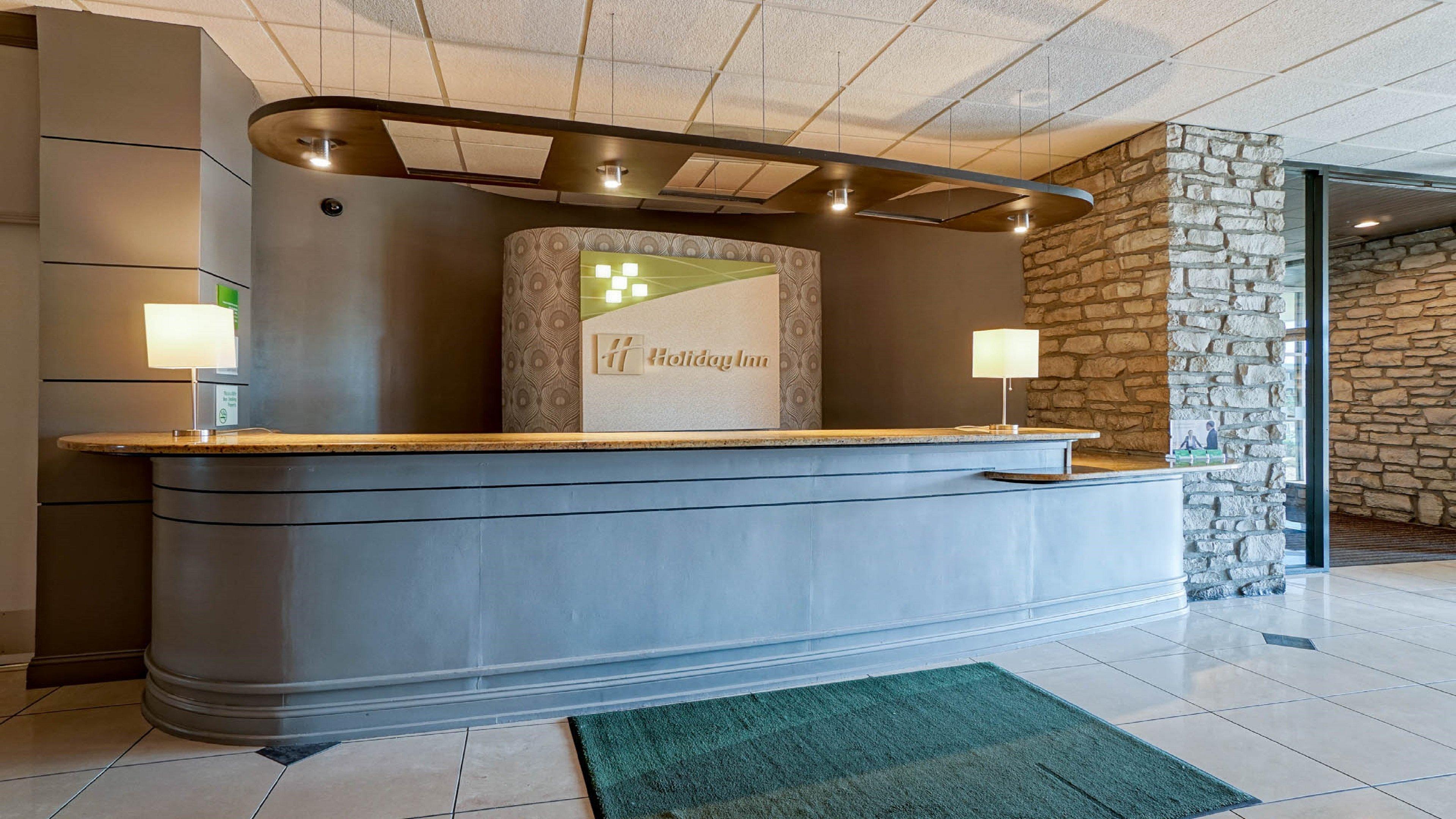 Vista Lobby Holiday Inn Manhattan at the Campus by IHG