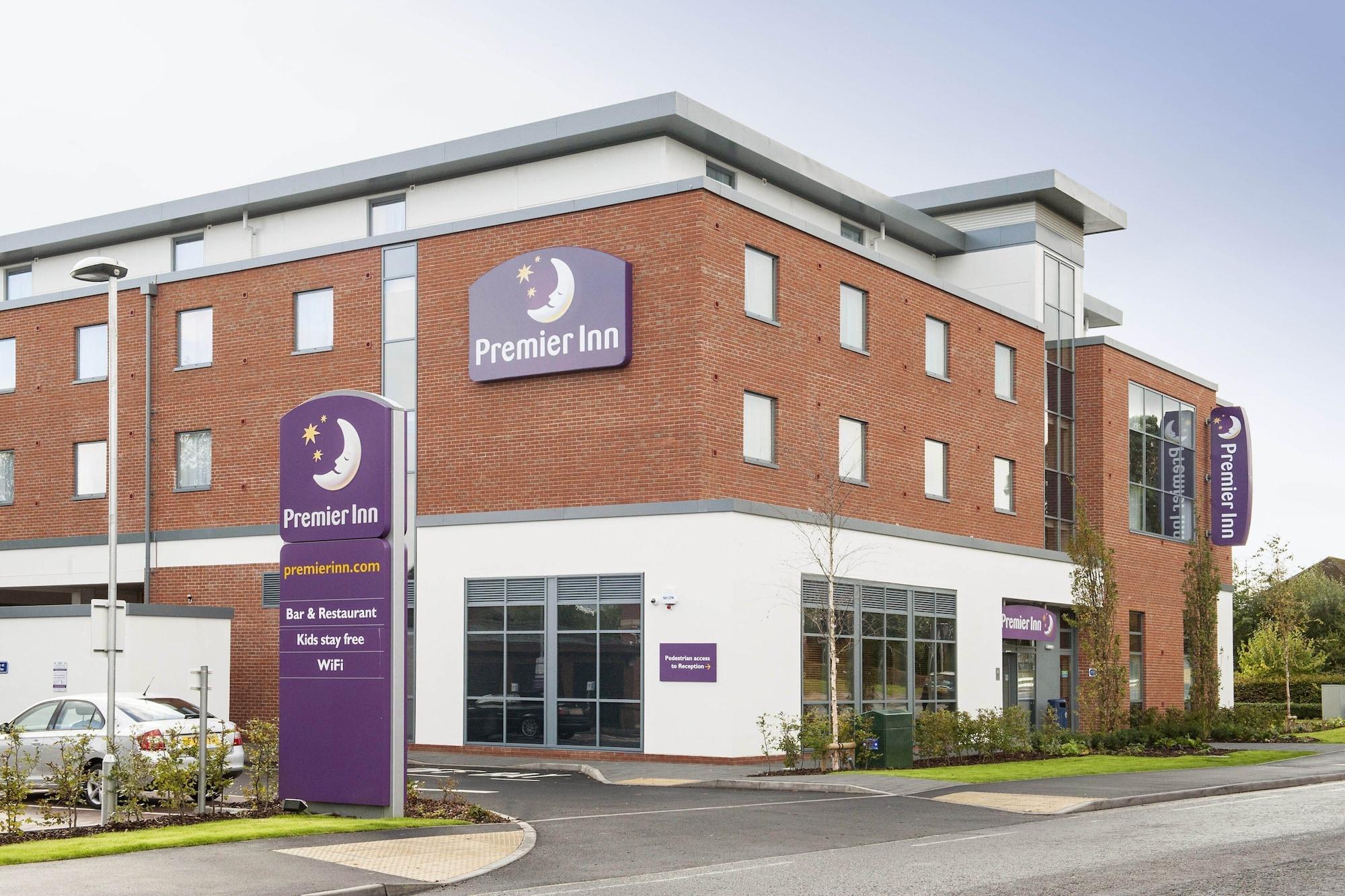 Varios Premier Inn Fleet