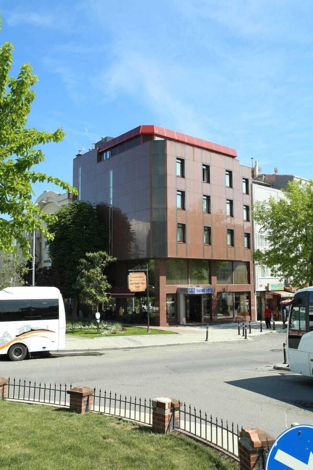 Varios Yavuz Otel