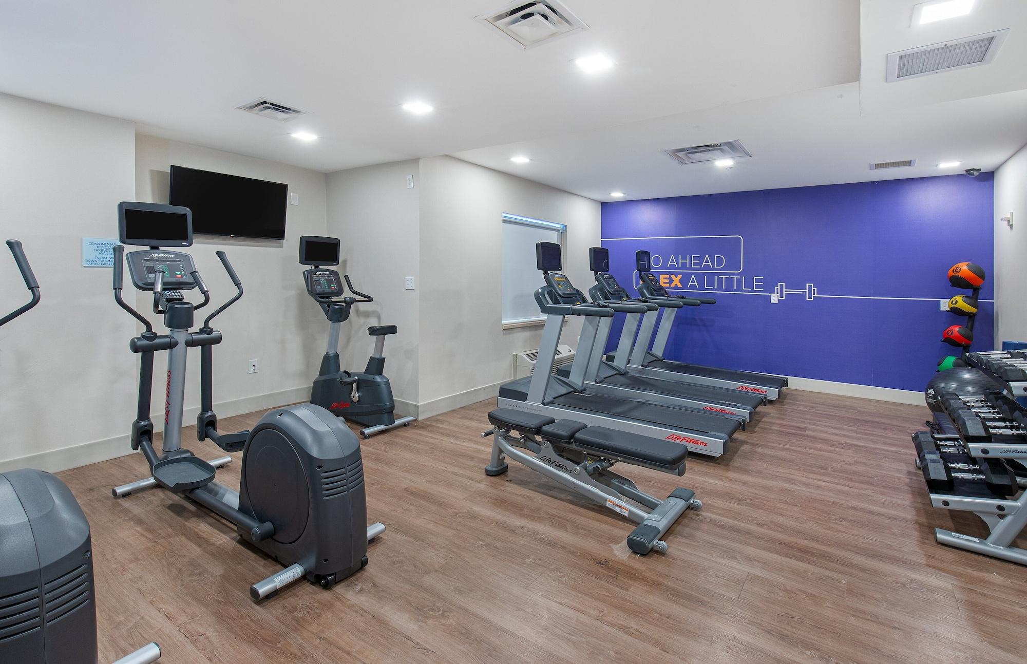 Gimnasio Holiday Inn Express Hotel & Suites Birmingham - Inverness by IHG