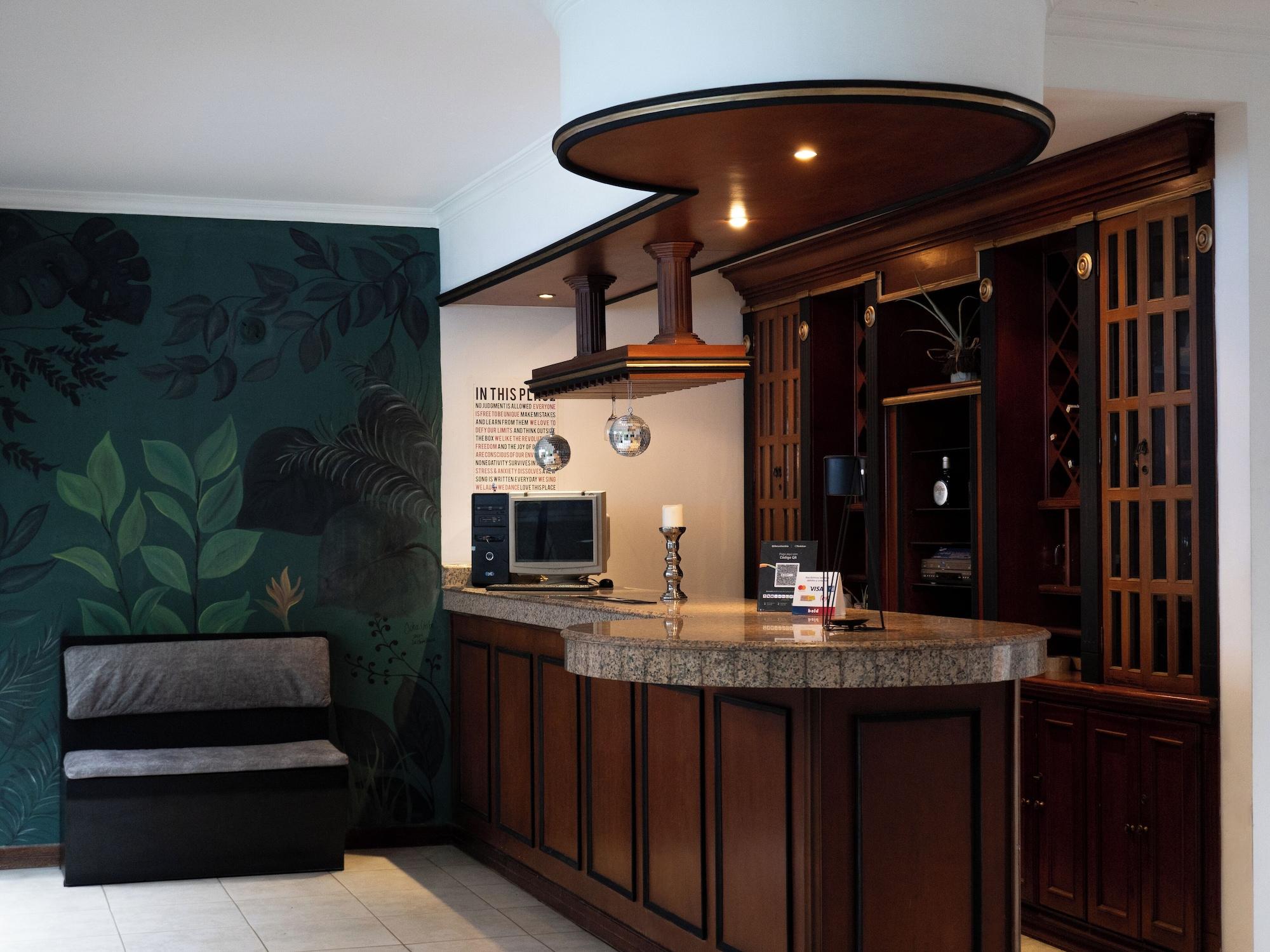 Bar/Salón La Clave House