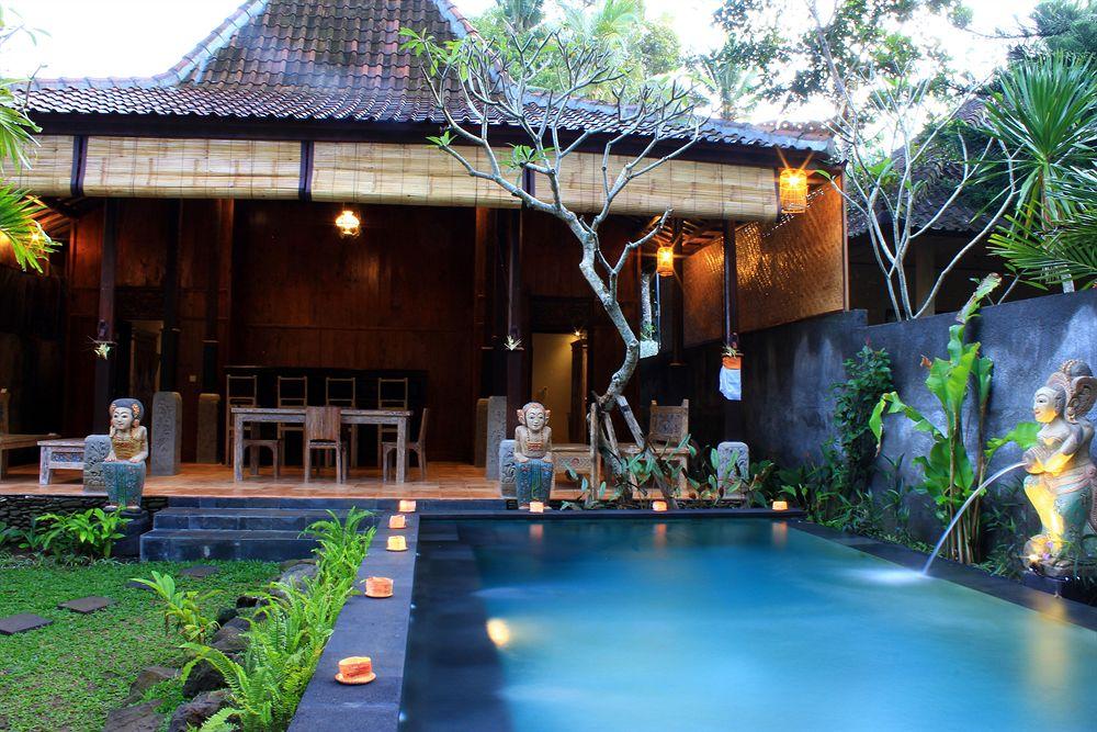 Set de Habitación Cocoa Ubud Private Villa