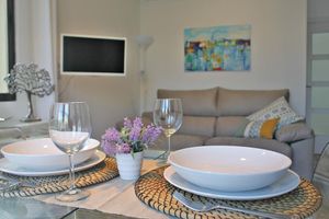 Alquiler Vacacional - Free parking 5 min. away. Downtown 5 min. Bus & Tourist Info 2 min. WIFI!
