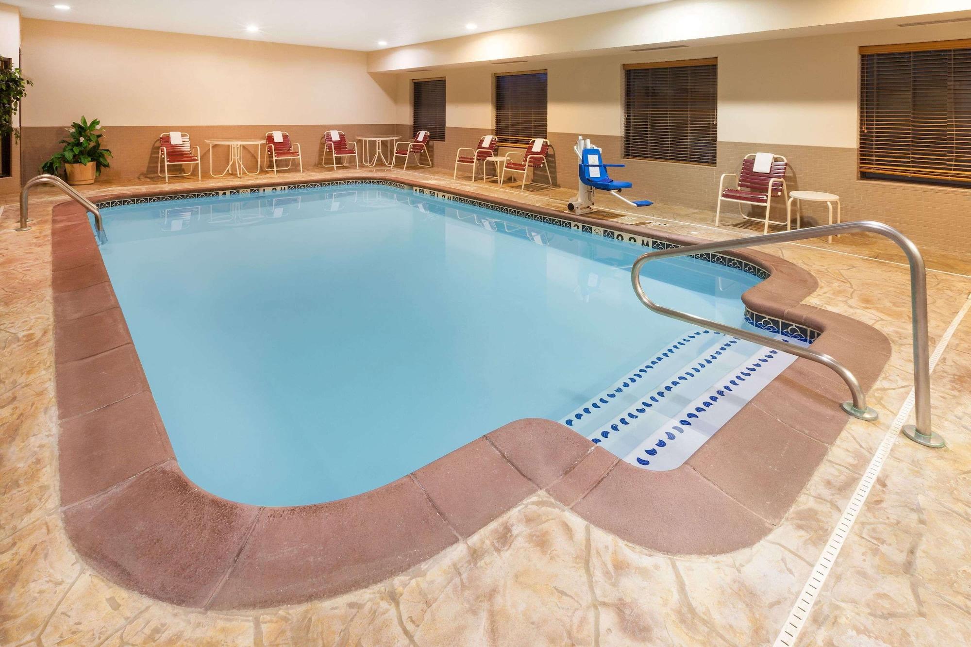 Vista Piscina Baymont by Wyndham Chelsea