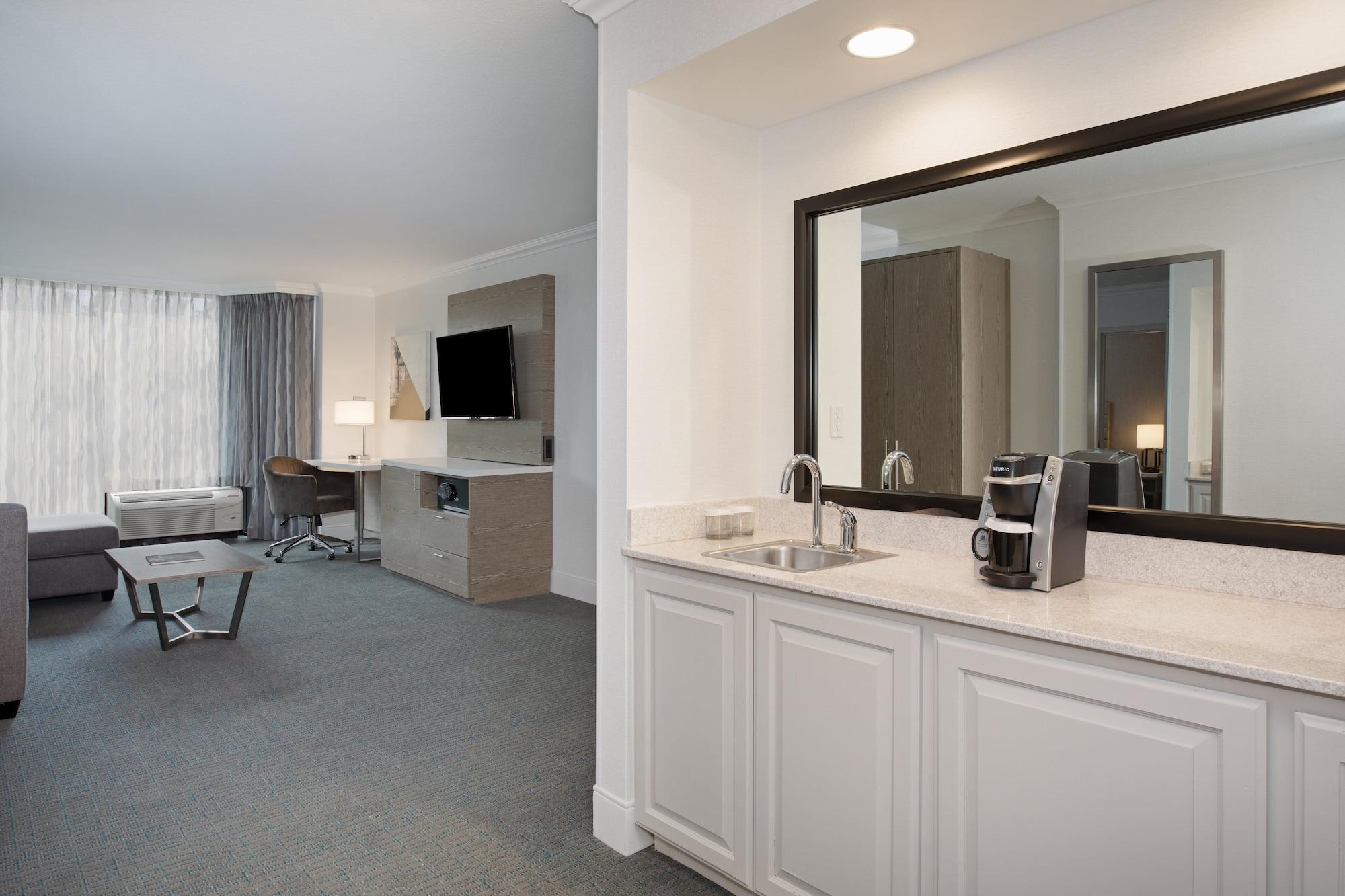 Habitación Crowne Plaza Costa Mesa Orange County by IHG