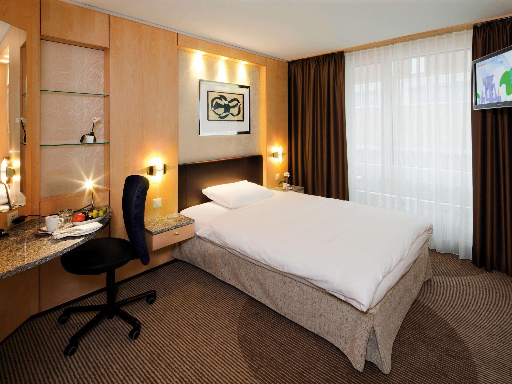 Habitación Mövenpick Hotel Zürich Regensdorf