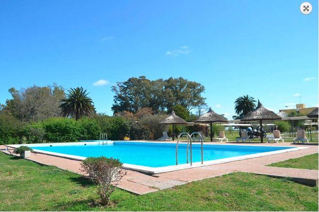 Vista Piscina Complejo Turistico Flores Hotel de Campo