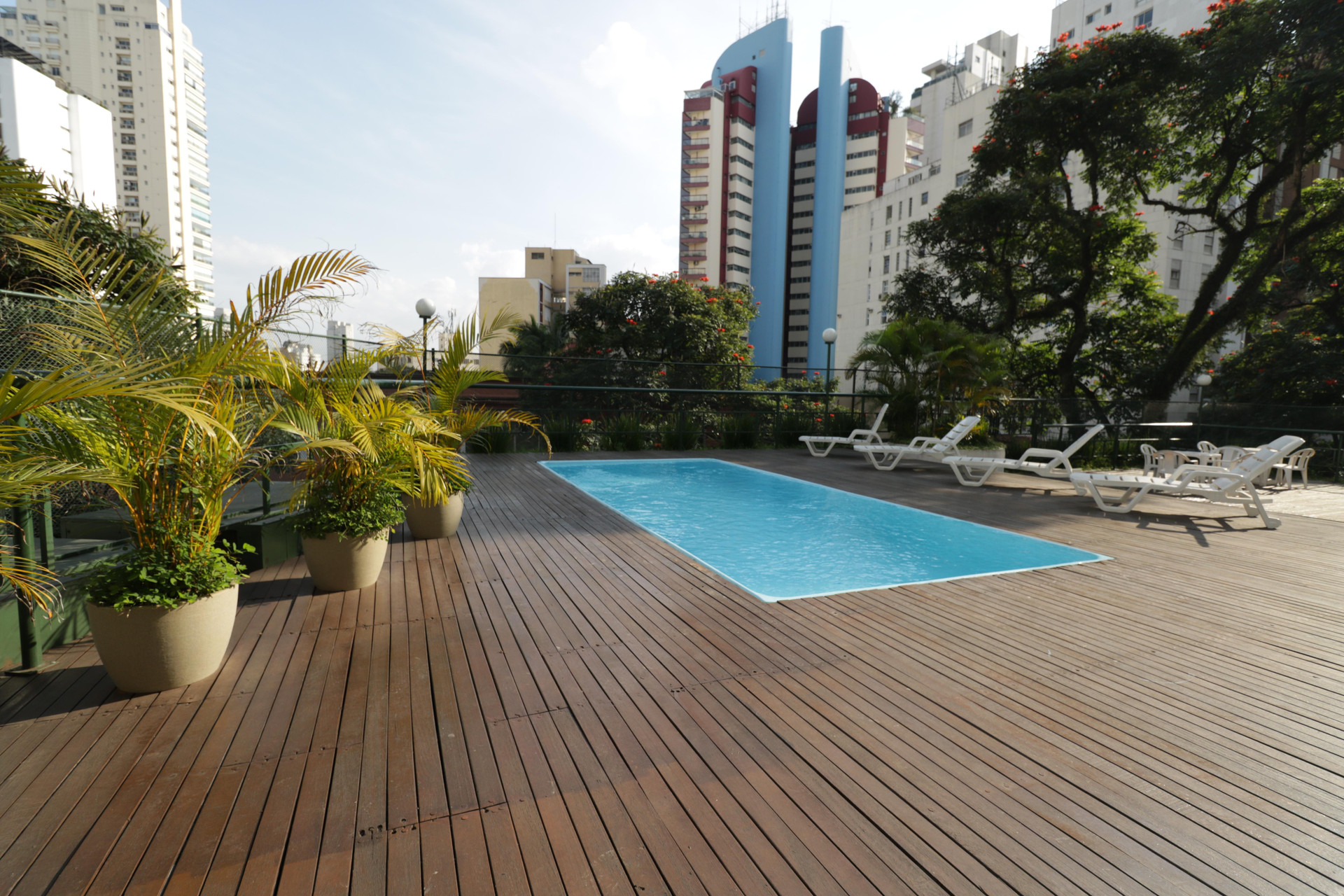 Vista Piscina Summit Suítes Hotel Paulista
