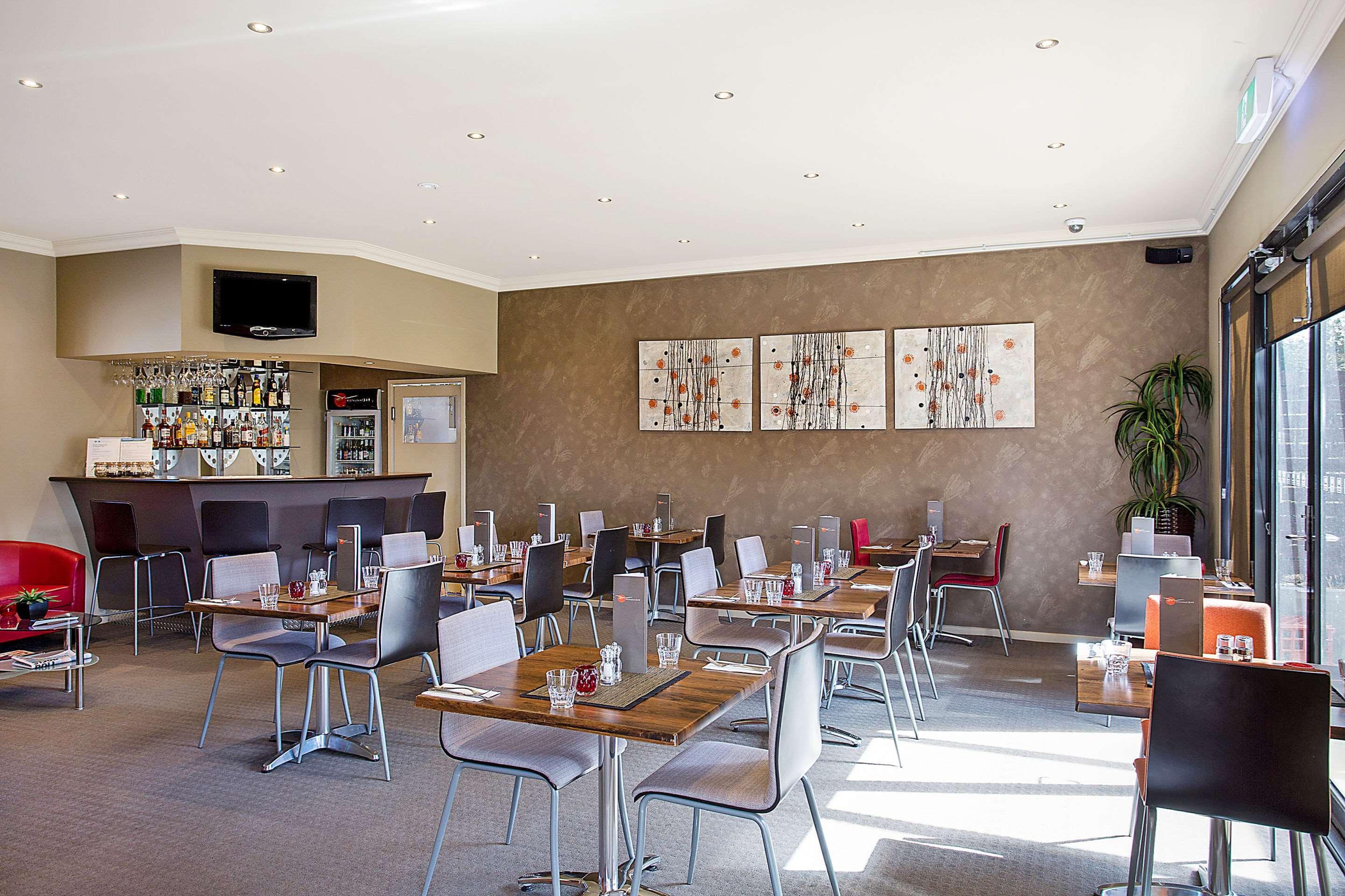 Bar/Salón Comfort Inn On Raglan