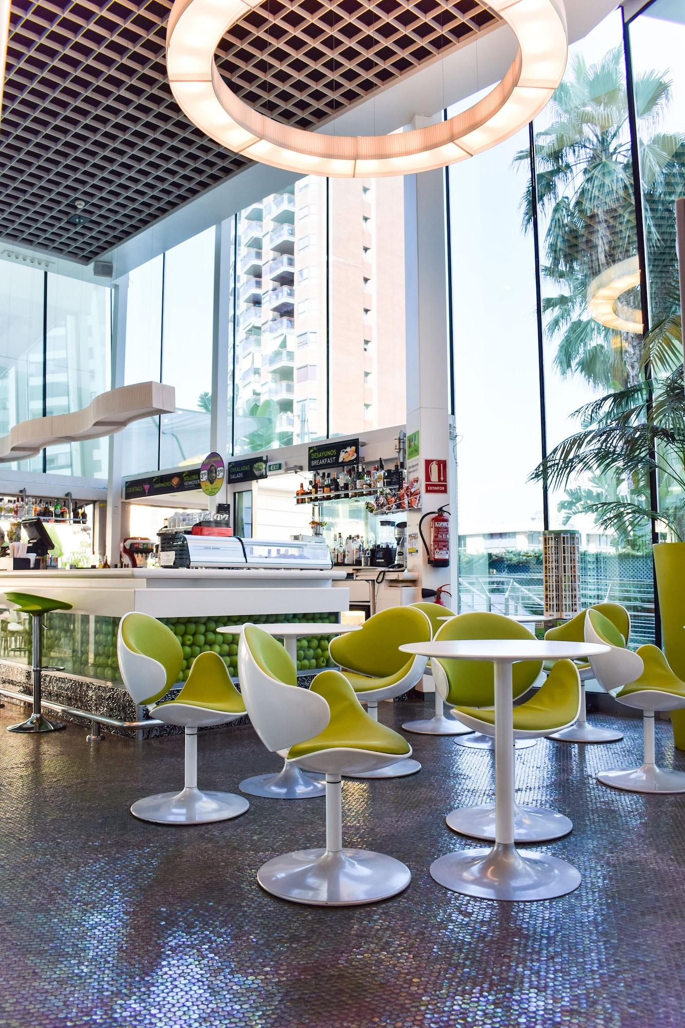 Bar/Salón Riviera Beachotel - Recommended for Adults
