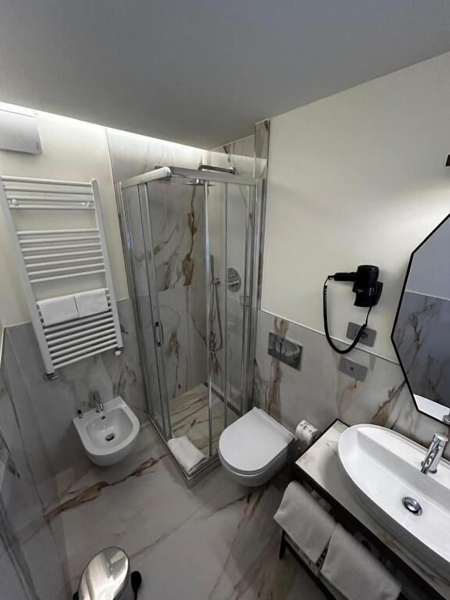 Equipamiento de Habitación Albergo San Marco