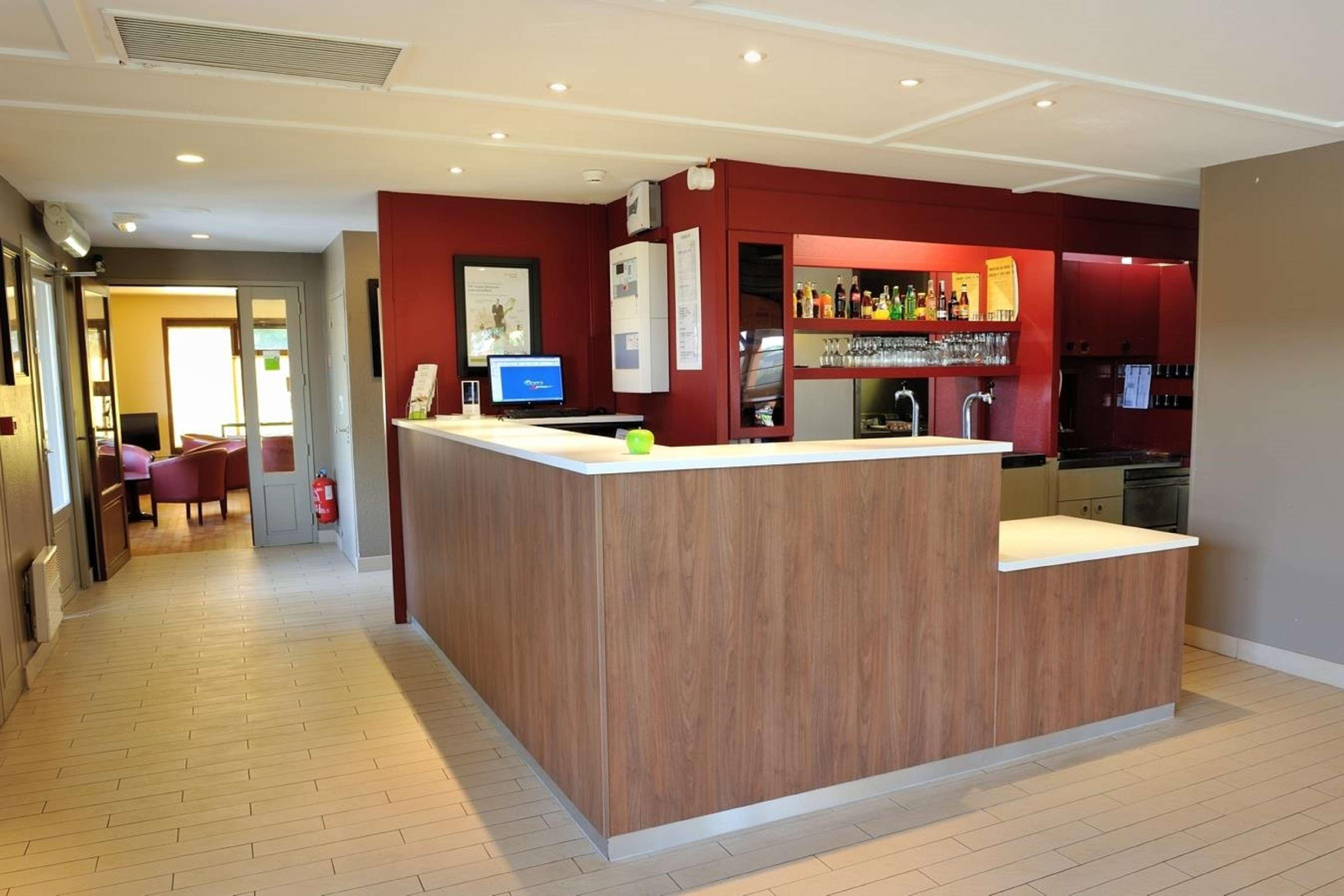 Bar/Salón Campanile Thiers