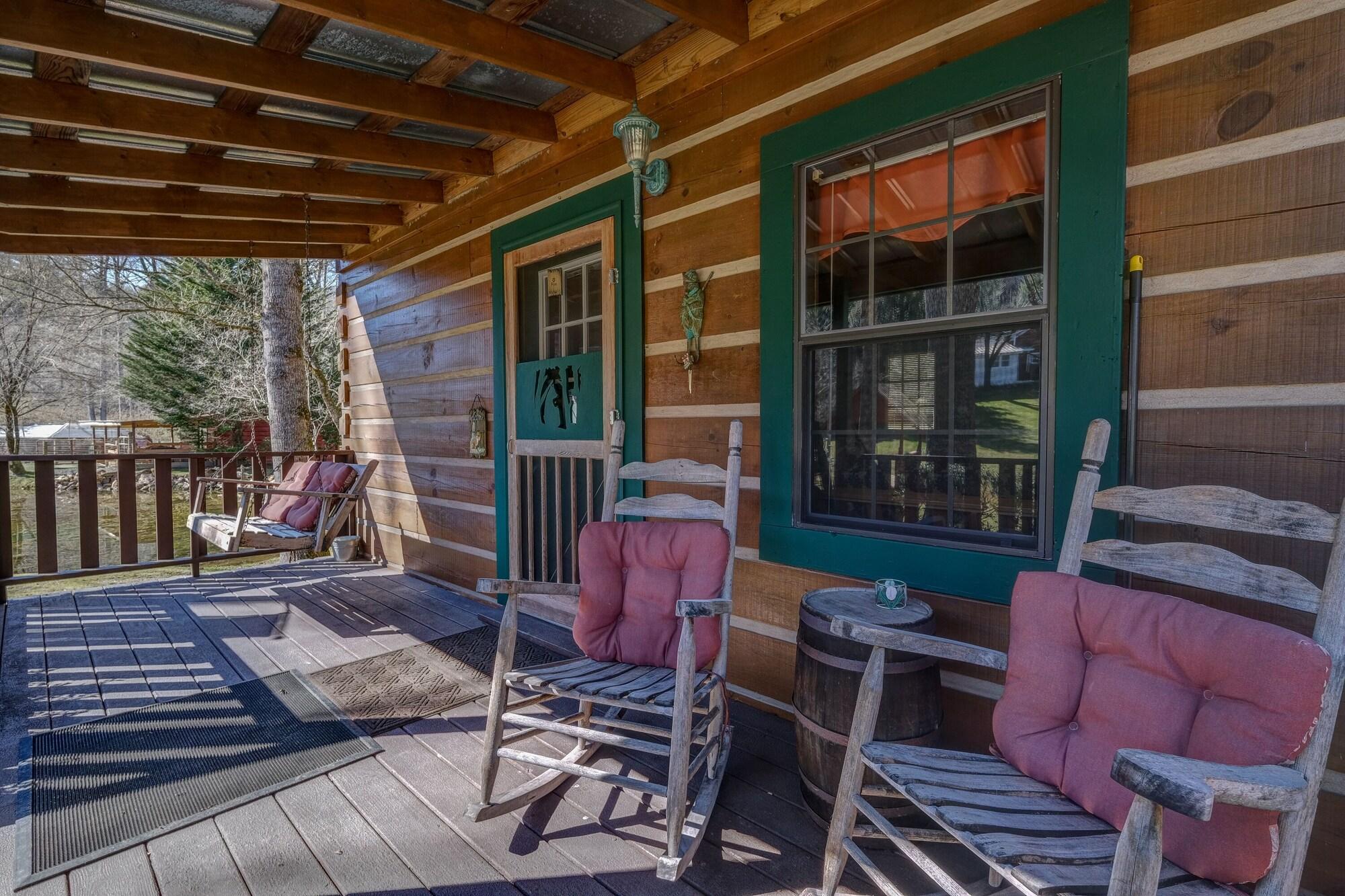 Varios Cobb Creek Cabins