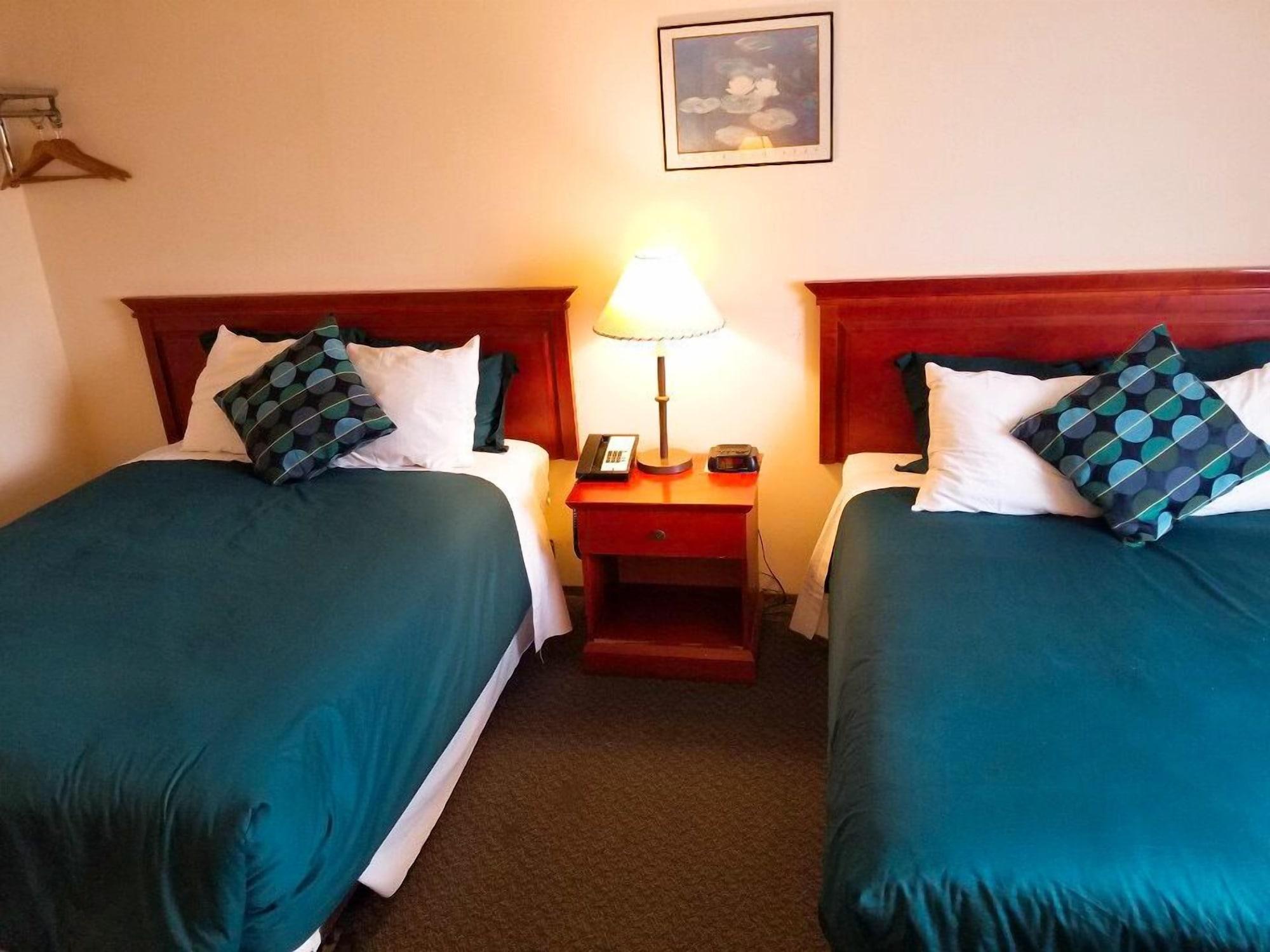Habitación Moosomin Country Squire Inn